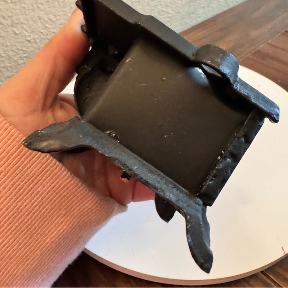 Queen Vintage Miniature Cast Iron Toy Stove Base dollhouse furniture - Picture 4 of 7